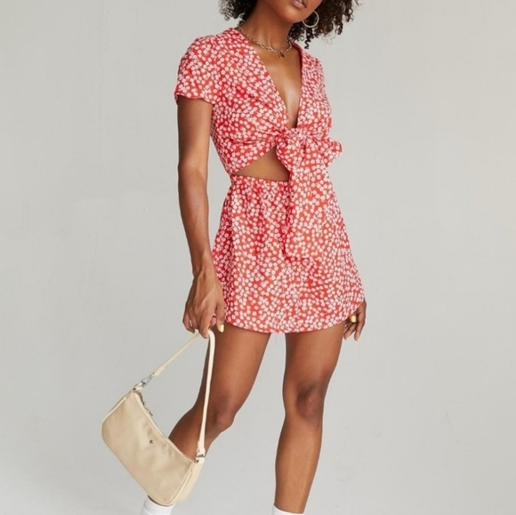 Princess Polly red white floral tie front open shorts romper - Picture 2 of 11